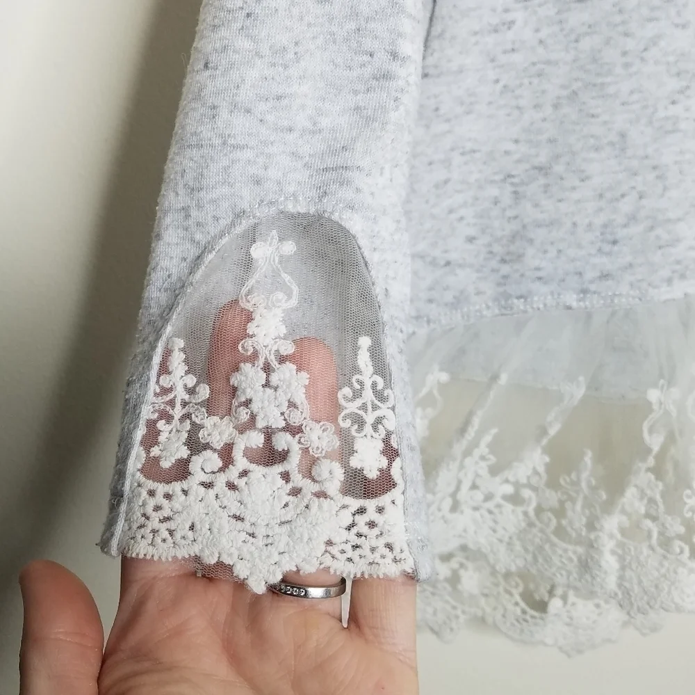 Chasing Fireflies Lace Hi Lo Shirt M 7/8